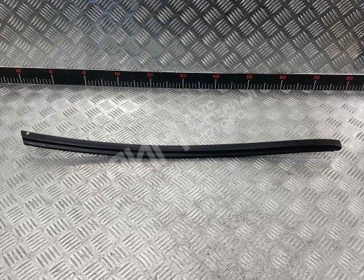 Молдинг стекла лобового Opel Vectra B 1999-2002 рестайлинг  Opel Vectra Vectra B 1999-2002 рестайлинг