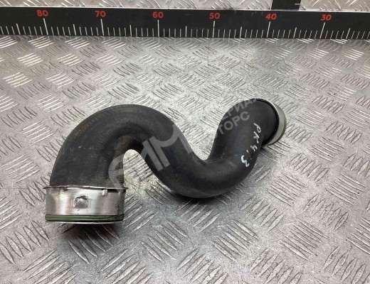 Патрубок интеркулера Volkswagen Passat B5+ (3B) 2000-2005 рестайлинг  Volkswagen Passat Passat B5+ (3B) 2000-2005 рестайлинг