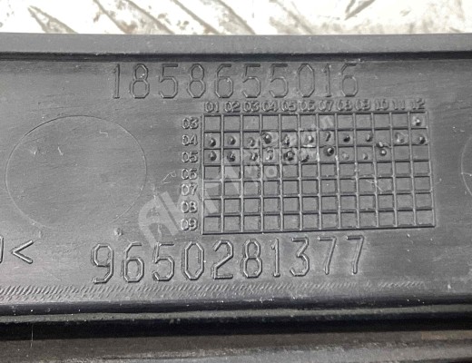 Рамка фары противотуманной левой Citroen C5 I 2004-2008 рестайлинг  Citroen C5 C5 I 2004-2008 рестайлинг