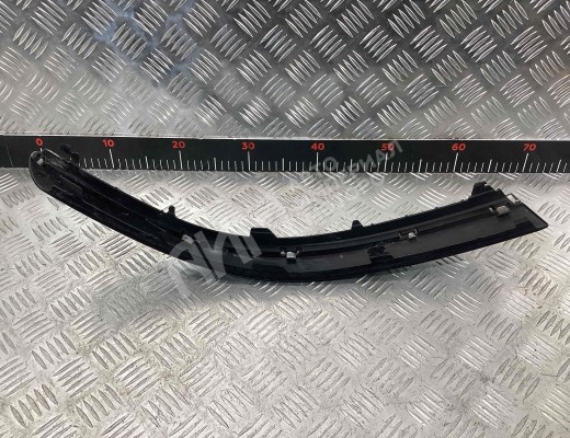 Молдинг бампера переднего Volkswagen Passat B5+ (3B) 2000-2005 рестайлинг  Volkswagen Passat Passat B5+ (3B) 2000-2005 рестайлинг