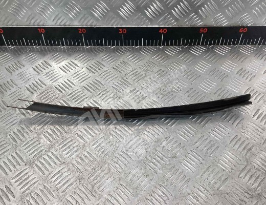 Направляющая стекла Volkswagen Passat B4 (3A) 1993-1997  Volkswagen Passat Passat B4 (3A) 1993-1997