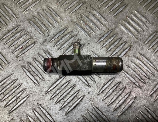 Фланец (тройник) системы охлаждения Mitsubishi Carisma (DA) 1995-2004  Mitsubishi Carisma Carisma (DA) 1995-2004