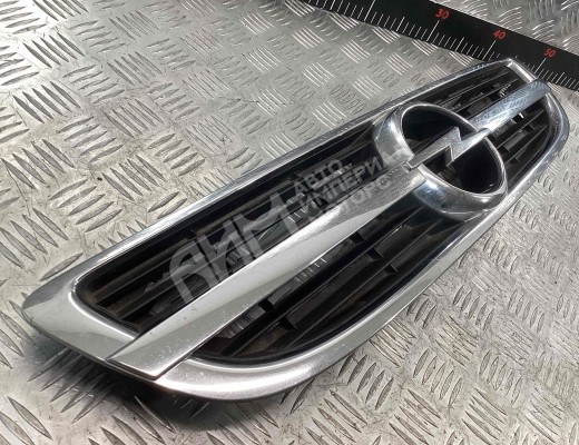 Решетка радиатора Opel Zafira A 2003-2005 рестайлинг  Opel Zafira Zafira A 2003-2005 рестайлинг
