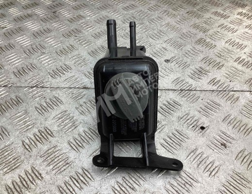 Бачок гидроусилителя Audi A4 B7 (8EC, 8ED) 2004-2008  Audi A4 A4 B7 (8EC, 8ED) 2004-2008