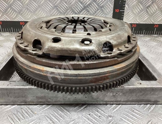 Маховик Opel Zafira B 2005-2008  Opel Zafira Zafira B 2005-2008