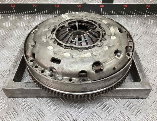 Маховик Opel Astra H 2007-2010 рестайлинг  Opel Astra Astra H 2007-2010 рестайлинг