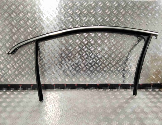 Уплотнитель двери передней левой Volkswagen Passat B6 (3C) 2005-2010  Volkswagen Passat Passat B6 (3C) 2005-2010
