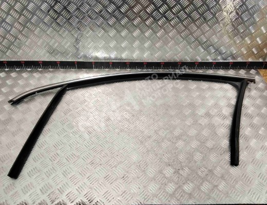 Уплотнитель двери передней левой Volkswagen Passat B6 (3C) 2005-2010  Volkswagen Passat Passat B6 (3C) 2005-2010