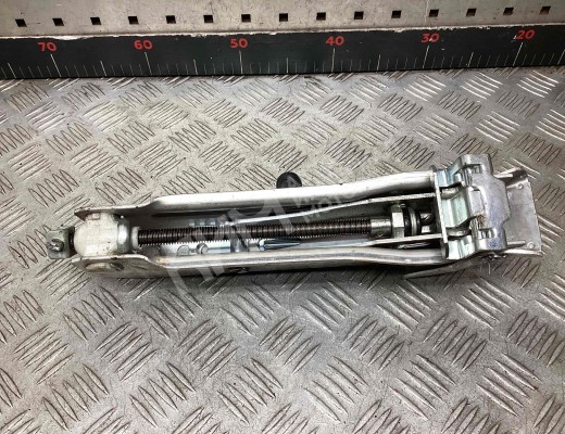 Домкрат Audi A4 B6 (8EC, 8E5) 2000-2004  Audi A4 A4 B6 (8EC, 8E5) 2000-2004