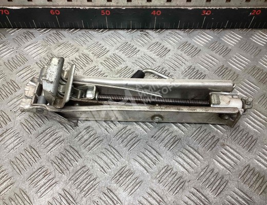 Домкрат Audi A4 B6 (8EC, 8E5) 2000-2004  Audi A4 A4 B6 (8EC, 8E5) 2000-2004