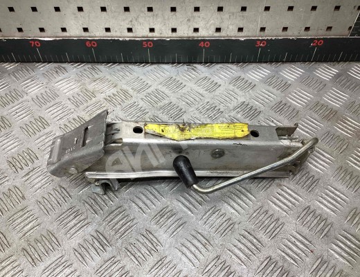 Домкрат Audi A4 B6 (8EC, 8E5) 2000-2004  Audi A4 A4 B6 (8EC, 8E5) 2000-2004