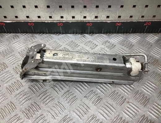 Домкрат Audi A4 B5 (8D) 1994-1999  Audi A4 A4 B5 (8D) 1994-1999