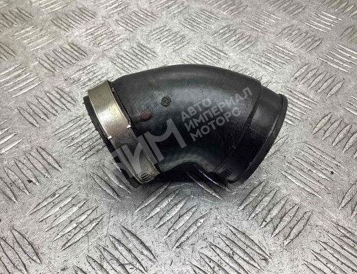 Патрубок интеркулера Volkswagen Passat B5+ (3B) 2000-2005 рестайлинг  Volkswagen Passat Passat B5+ (3B) 2000-2005 рестайлинг
