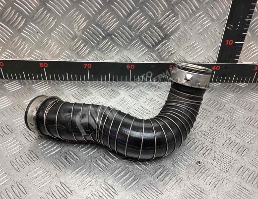 Патрубок интеркулера Mercedes C (W203) 2000-2004  Mercedes C C (W203) 2000-2004