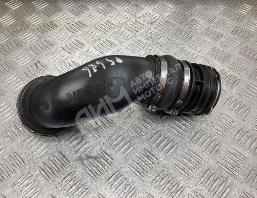 Патрубок интеркулера Mercedes C (W203) 2000-2004  Mercedes C C (W203) 2000-2004