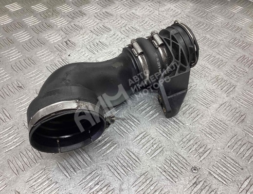 Патрубок интеркулера Mercedes C (W203) 2000-2004  Mercedes C C (W203) 2000-2004