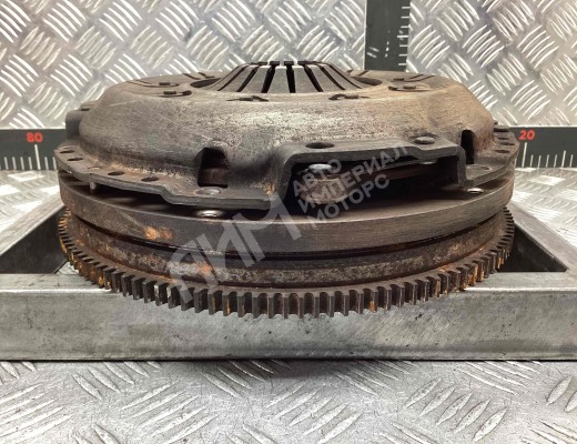 Маховик Audi A4 B5 (8D) 1994-1999  Audi A4 A4 B5 (8D) 1994-1999