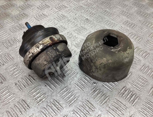 Подушка крепления двигателя Audi A4 B5 (8D) 1994-1999  Audi A4 A4 B5 (8D) 1994-1999