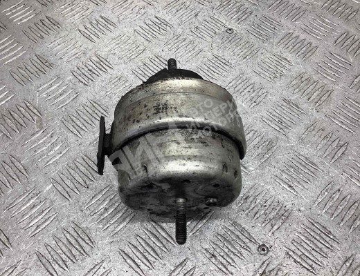 Подушка крепления двигателя Audi A6 C5 (4B) 1997-2001  Audi A6 A6 C5 (4B) 1997-2001