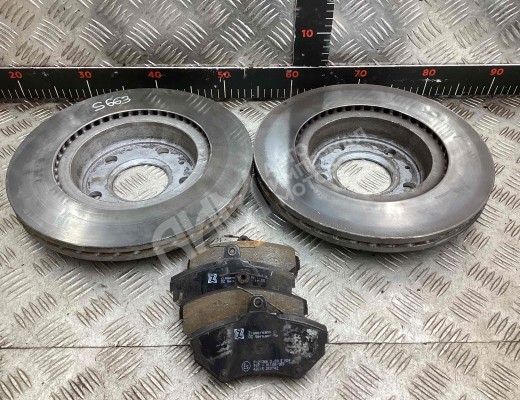 Диск тормозной передний Audi A4 B5 (8D) 1994-1999  Audi A4 A4 B5 (8D) 1994-1999