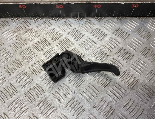 Ручка открывания капота Volkswagen Passat B5+ (3B) 2000-2005 рестайлинг  Volkswagen Passat Passat B5+ (3B) 2000-2005 рестайлинг