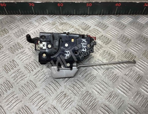 Замок двери передней правой Audi A4 B6 (8EC, 8E5) 2000-2004  Audi A4 A4 B6 (8EC, 8E5) 2000-2004