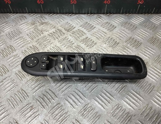 Блок управления стеклоподъемниками Peugeot 407 2004-2010  Peugeot 407 407 2004-2010