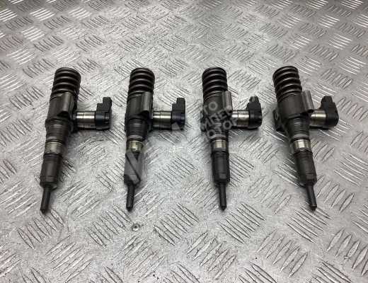 Форсунка Volkswagen Passat B6 (3C) 2005-2010  Volkswagen Passat Passat B6 (3C) 2005-2010