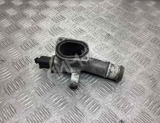 Фланец (тройник) системы охлаждения Volkswagen Golf IV (1J) 1997-2004  Volkswagen Golf Golf IV (1J) 1997-2004