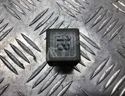 Реле стеклоочистителей (дворников) Audi 100 C3 1982-1991  Audi 100 100 C3 1982-1991
