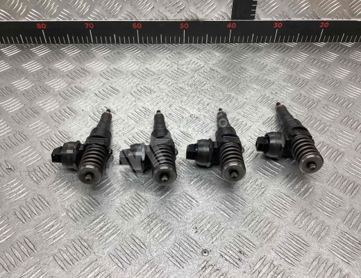 Форсунка Volkswagen Touran I (1T) 2003-2006  Volkswagen Touran Touran I (1T) 2003-2006