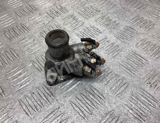 Фланец (тройник) системы охлаждения Volkswagen Golf III (1H) 1991-1997  Volkswagen Golf Golf III (1H) 1991-1997