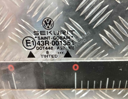 Стекло двери передней правой Volkswagen Golf IV (1J) 1997-2004  Volkswagen Golf Golf IV (1J) 1997-2004