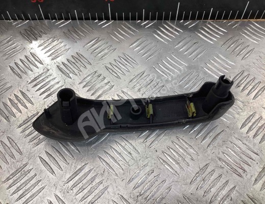 Ручка внутренняя передняя правая Volkswagen Golf IV (1J) 1997-2004  Volkswagen Golf Golf IV (1J) 1997-2004