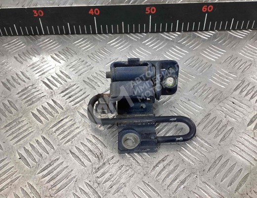 Петля двери передней правой Volkswagen Golf IV (1J) 1997-2004  Volkswagen Golf Golf IV (1J) 1997-2004