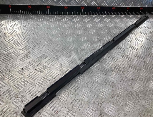 Уплотнитель стекла двери (бархотка) Volkswagen Golf IV (1J) 1997-2004  Volkswagen Golf Golf IV (1J) 1997-2004