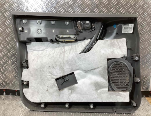 Обшивка двери передней правой (дверная карта) Chrysler Voyager IV (RG) 2001-2008  Chrysler Voyager Voyager IV (RG) 2001-2008