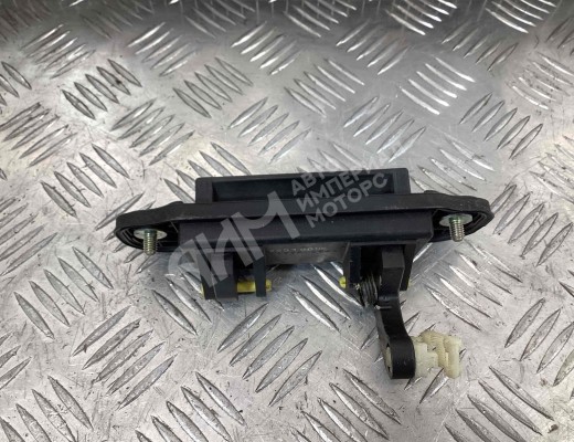 Ручка открывания багажника Mazda Premacy I (CP) 1999-2005  Mazda Premacy Premacy I (CP) 1999-2005