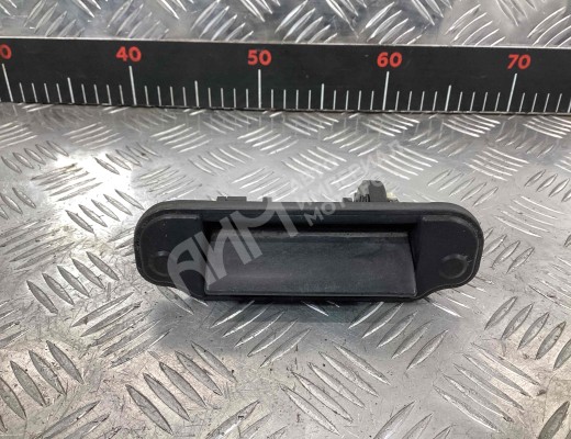 Ручка открывания багажника Mazda Premacy I (CP) 1999-2005  Mazda Premacy Premacy I (CP) 1999-2005