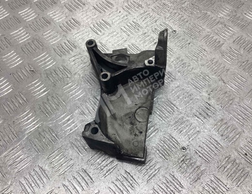 Кронштейн двигателя Nissan Almera II (N16) 2000-2006  Nissan Almera Almera II (N16) 2000-2006