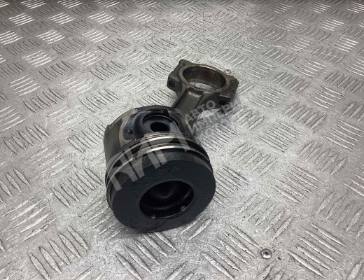 Поршень Nissan Almera II (N16) 2000-2006  Nissan Almera Almera II (N16) 2000-2006