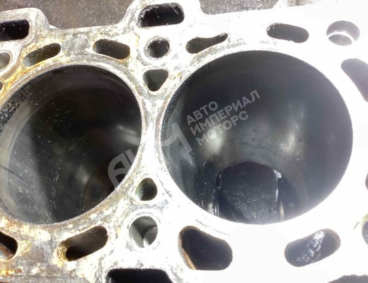 Блок цилиндров Nissan Almera II (N16) 2000-2006  Nissan Almera Almera II (N16) 2000-2006
