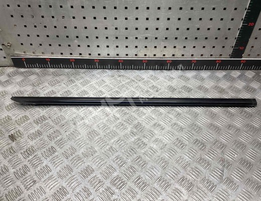 Молдинг стекла двери передней левой наружный Kia Carnival I (GQ) 1998-2006  Kia Carnival Carnival I (GQ) 1998-2006