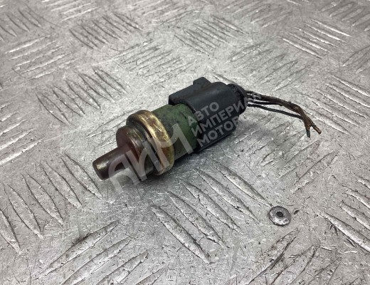 Датчик температуры охлаждающей жидкости Volkswagen Passat B5+ (3B) 2000-2005 рестайлинг  Volkswagen Passat Passat B5+ (3B) 2000-2005 рестайлинг