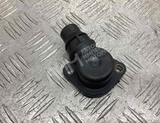 Фланец (тройник) системы охлаждения Volkswagen Passat B5+ (3B) 2000-2005 рестайлинг  Volkswagen Passat Passat B5+ (3B) 2000-2005 рестайлинг