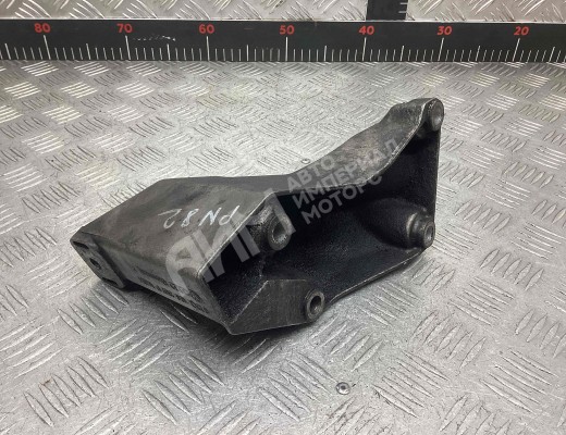 Кронштейн двигателя Volkswagen Passat B5+ (3B) 2000-2005 рестайлинг  Volkswagen Passat Passat B5+ (3B) 2000-2005 рестайлинг