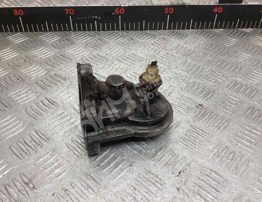 Кронштейн масляного фильтра Volkswagen Golf II 1983-1992  Volkswagen Golf Golf II 1983-1992