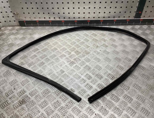 Уплотнитель стекла двери (бархотка) Mercedes A (W169) 2004-2012  Mercedes A A (W169) 2004-2012