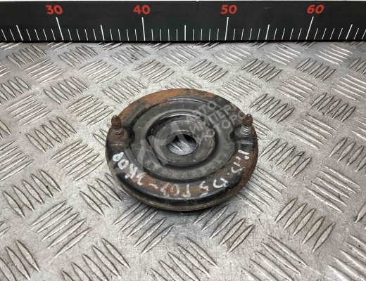 Опора амортизатора верхняя (чашка) Volkswagen Passat B4 (3A) 1993-1997  Volkswagen Passat Passat B4 (3A) 1993-1997