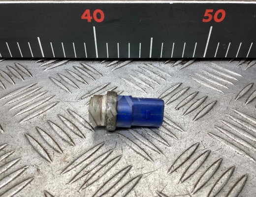 Датчик температуры Volkswagen Passat B5+ (3B) 2000-2005 рестайлинг  Volkswagen Passat Passat B5+ (3B) 2000-2005 рестайлинг